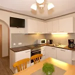 Tyrol Apartmán *