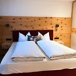 Tyrol Apartmán